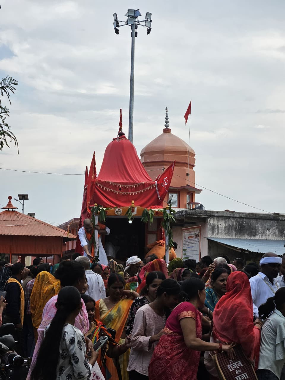 पवहारी बाबा का मेला